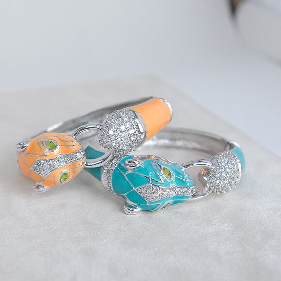 Vintage NOIR Blue Enamel Panther Head Clamper Bracelet Gold Tone Rhinestone 7¼" - Picture 11 of 11